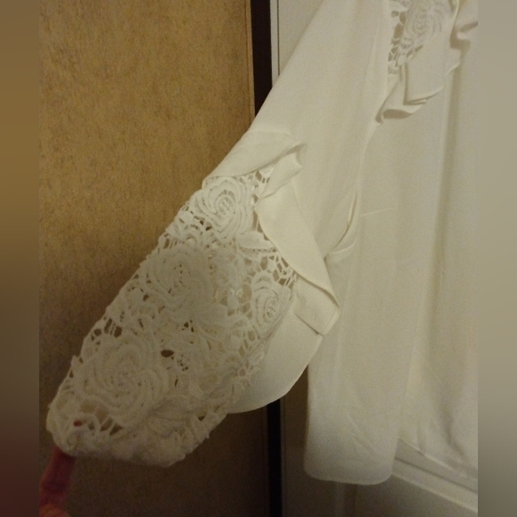 Beautiful White dress Women's plus size blouse - Picture 3 of 4